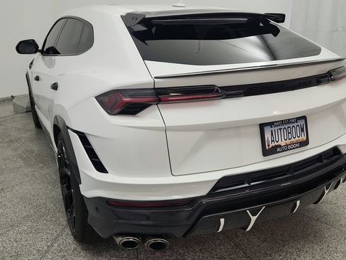 Used 2023 Lamborghini Urus Performante AWD/4WD image 26