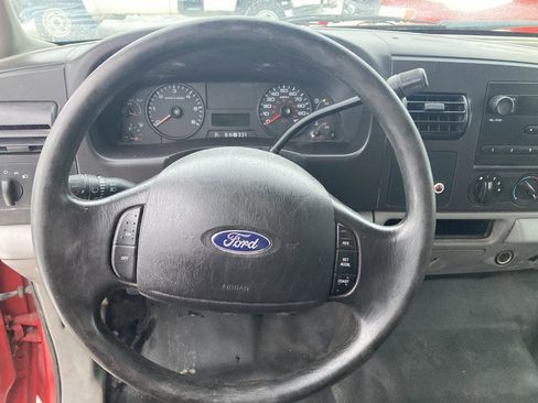 Used 2005 Ford F250 2WD SuperCab Super Duty image 10