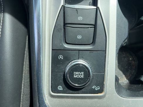 Used 2023 Ford Explorer XLT w/ Equipment Group 202A AWD/4WD image 29