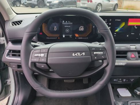 New 2026 Kia K4 LXS image 11