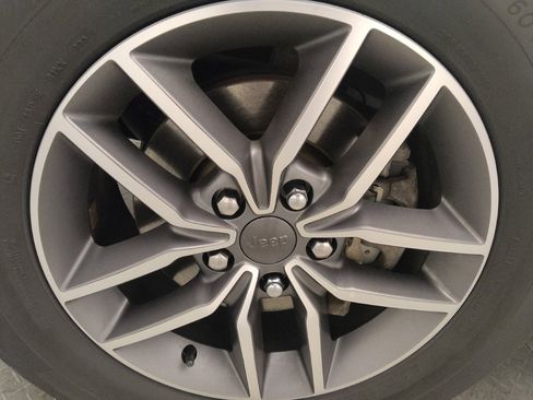 Used 2020 Jeep Grand Cherokee Limited image 31