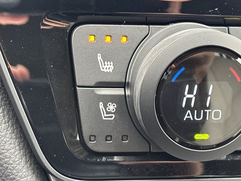 Used 2024 Toyota Grand Highlander Limited image 29