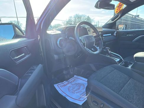 Used 2024 Chevrolet Colorado Z71 w/ Z71 Convenience Package 2 image 9