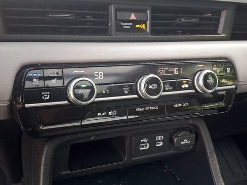 Used 2025 Honda Pilot Elite image 19