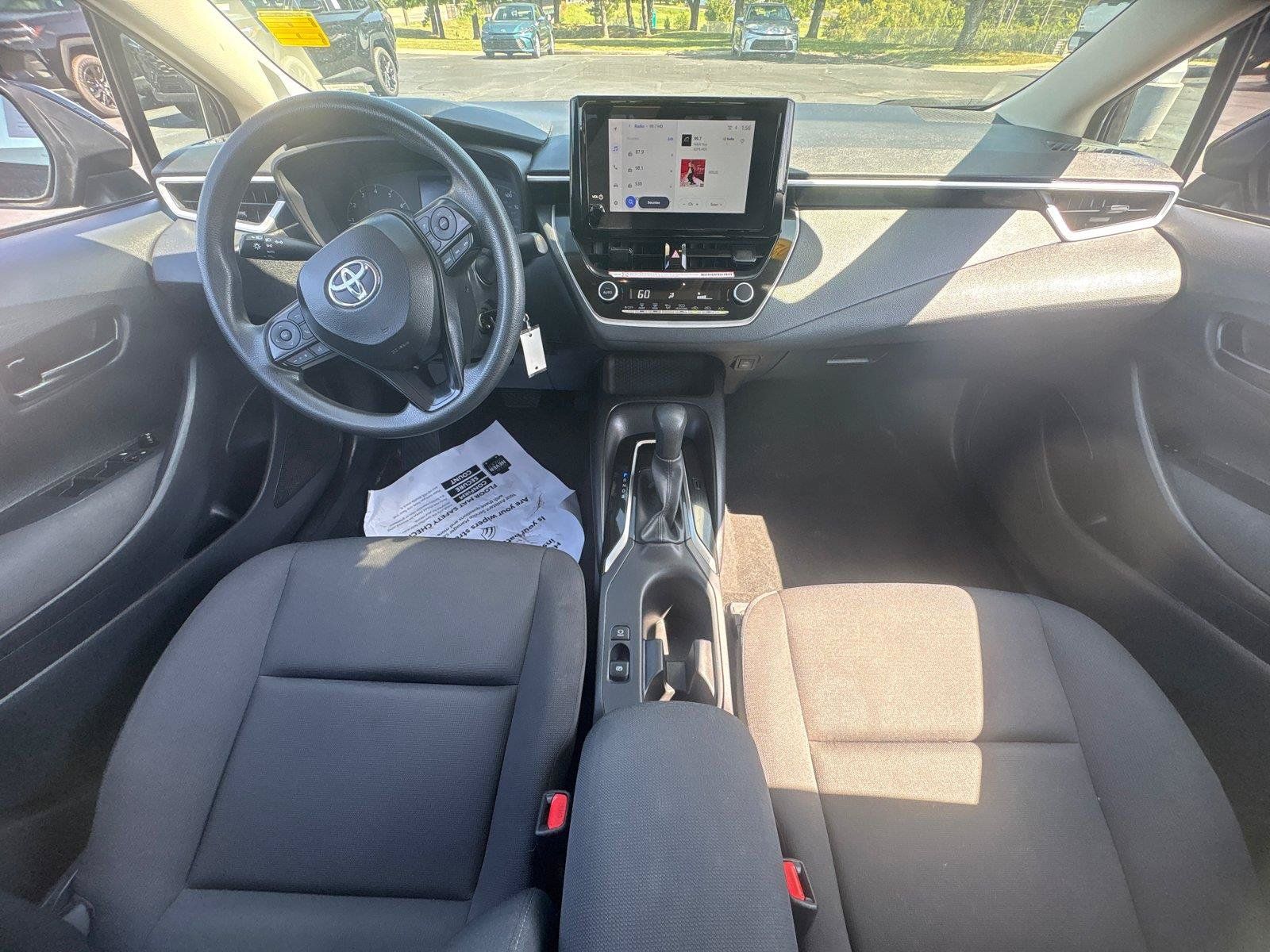 Used 2025 Toyota Corolla LE FWD image 15