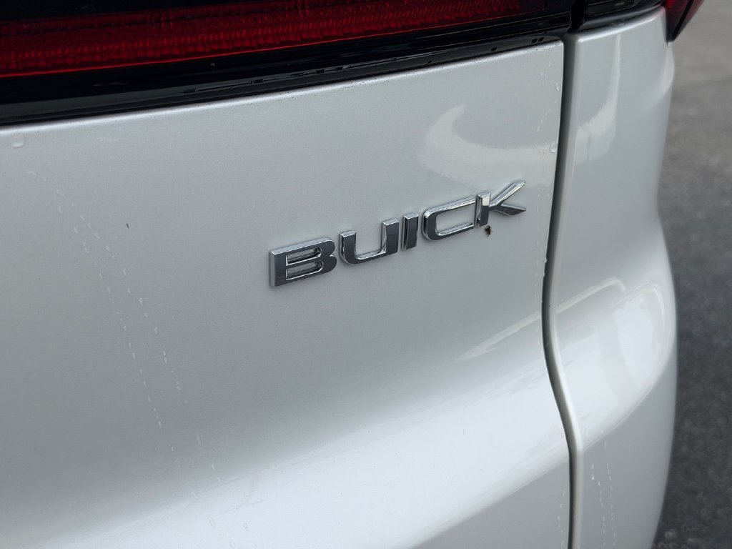 Used 2025 Buick Enclave Preferred w/ Power Package FWD image 15