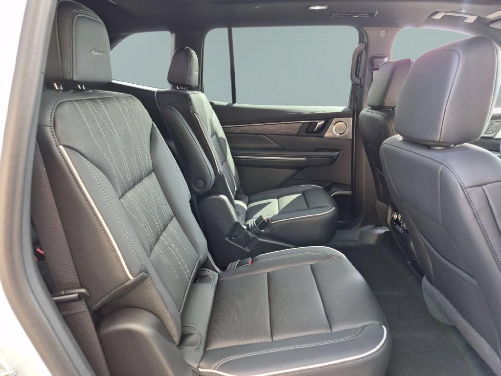 New 2027 Buick Enclave Avenir FWD image 23