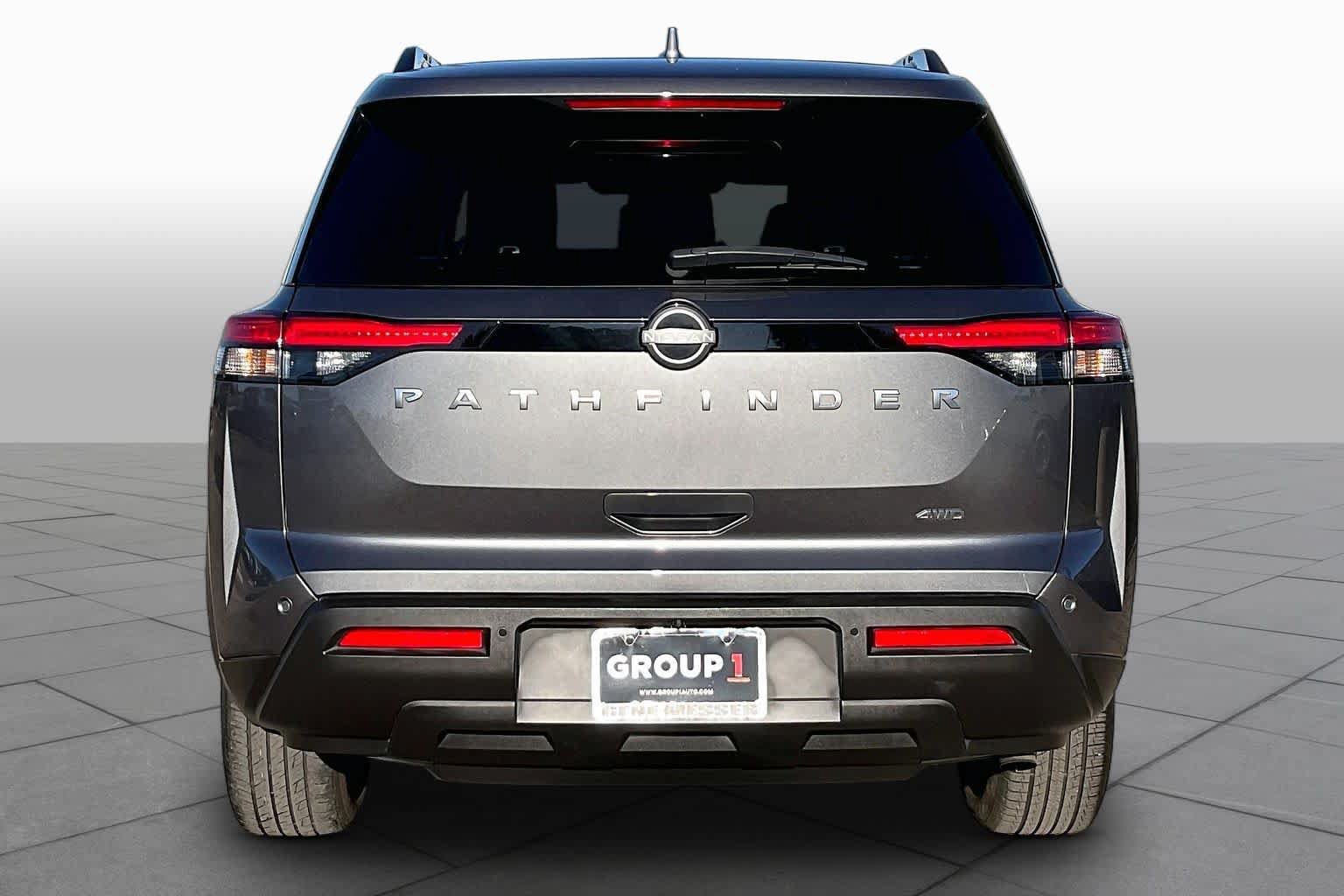 Used 2025 Nissan Pathfinder SV AWD/4WD image 5