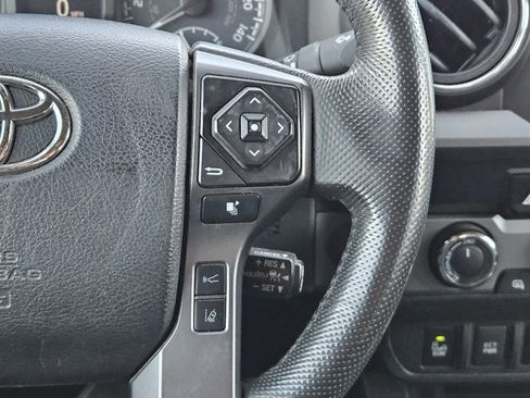 Used 2021 Toyota Tacoma TRD Off-Road w/ Technology Package image 30