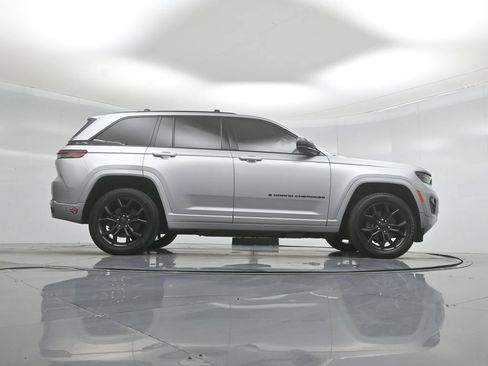 Used 2023 Jeep Grand Cherokee 30th Anniversary AWD/4WD image 48
