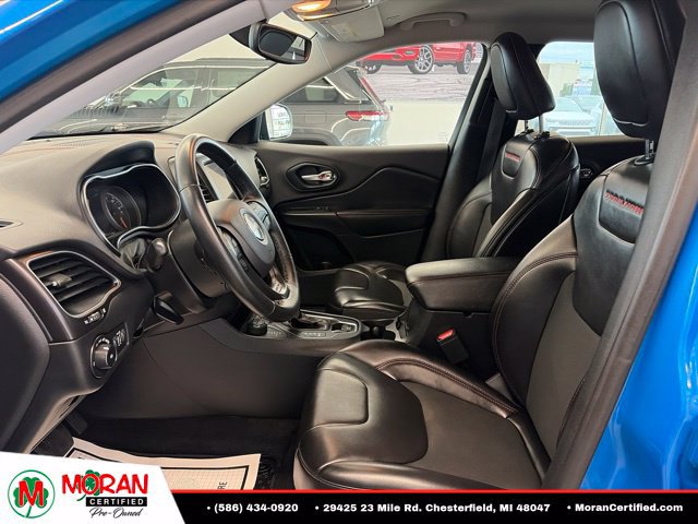 Used 2019 Jeep Cherokee Trailhawk w/ Cold Weather Group AWD/4WD image 14