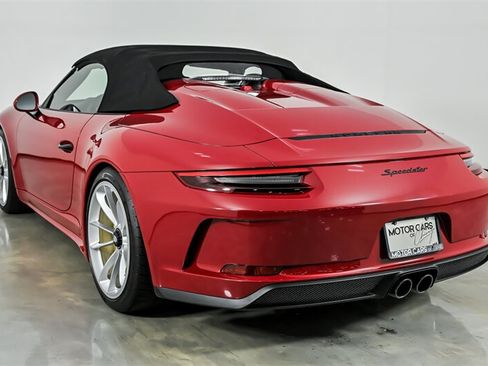Used 2019 Porsche 911 Speedster RWD image 13