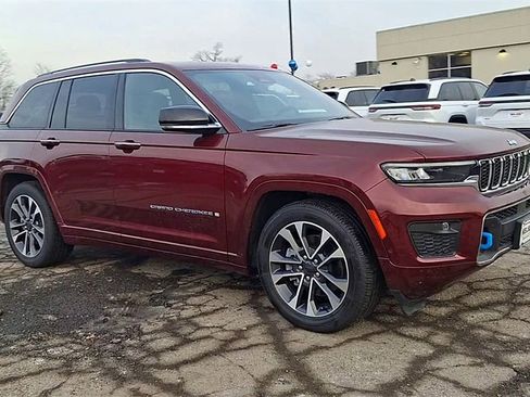 Certified 2023 Jeep Grand Cherokee Overland w/ Luxury Tech Group IV image 2