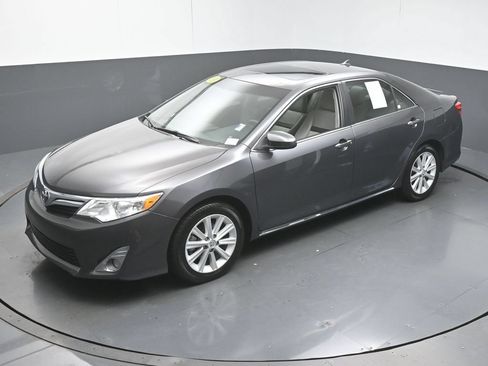 Used 2013 Toyota Camry XLE w/ Leather Pkg FWD image 38