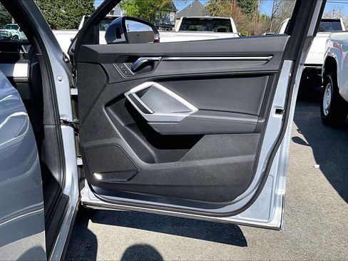 Used 2020 Audi Q3 2.0T Premium Plus w/ Premium Plus Package image 21