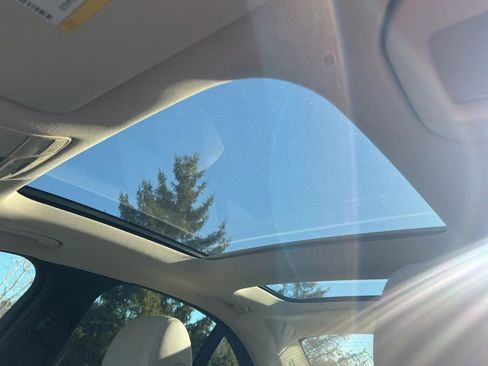 Used 2017 Mercedes-Benz C 300 4MATIC Sedan image 8