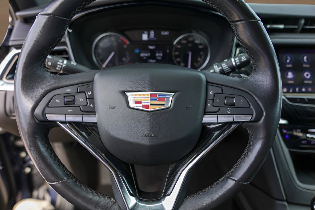 Certified 2025 Cadillac XT6 Premium Luxury FWD image 14