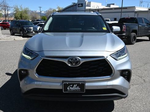 Used 2021 Toyota Highlander Limited AWD/4WD image 4