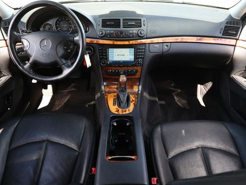 Used 2006 Mercedes-Benz E 350 4MATIC Sedan image 2