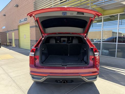 Used 2024 Volkswagen Atlas Cross Sport SE w/ Panoramic Sunroof Package FWD image 40