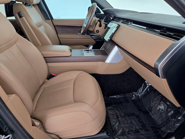 Certified 2025 Land Rover Range Rover Autobiography AWD/4WD image 3