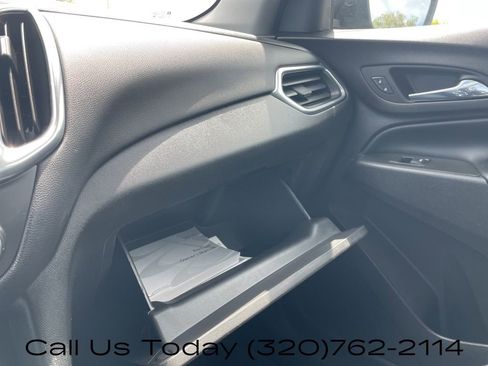 Used 2020 Chevrolet Equinox LT FWD image 27