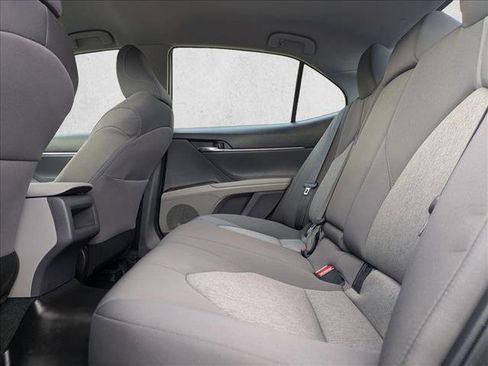 Used 2022 Toyota Camry LE image 17