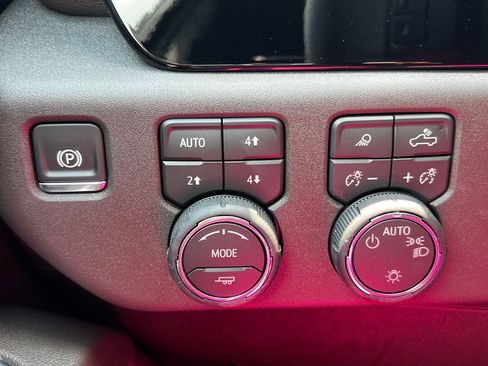 New 2026 Chevrolet Silverado 1500 LT AWD/4WD image 9