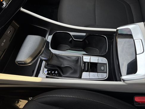 Certified 2024 Hyundai Tucson SE FWD image 32