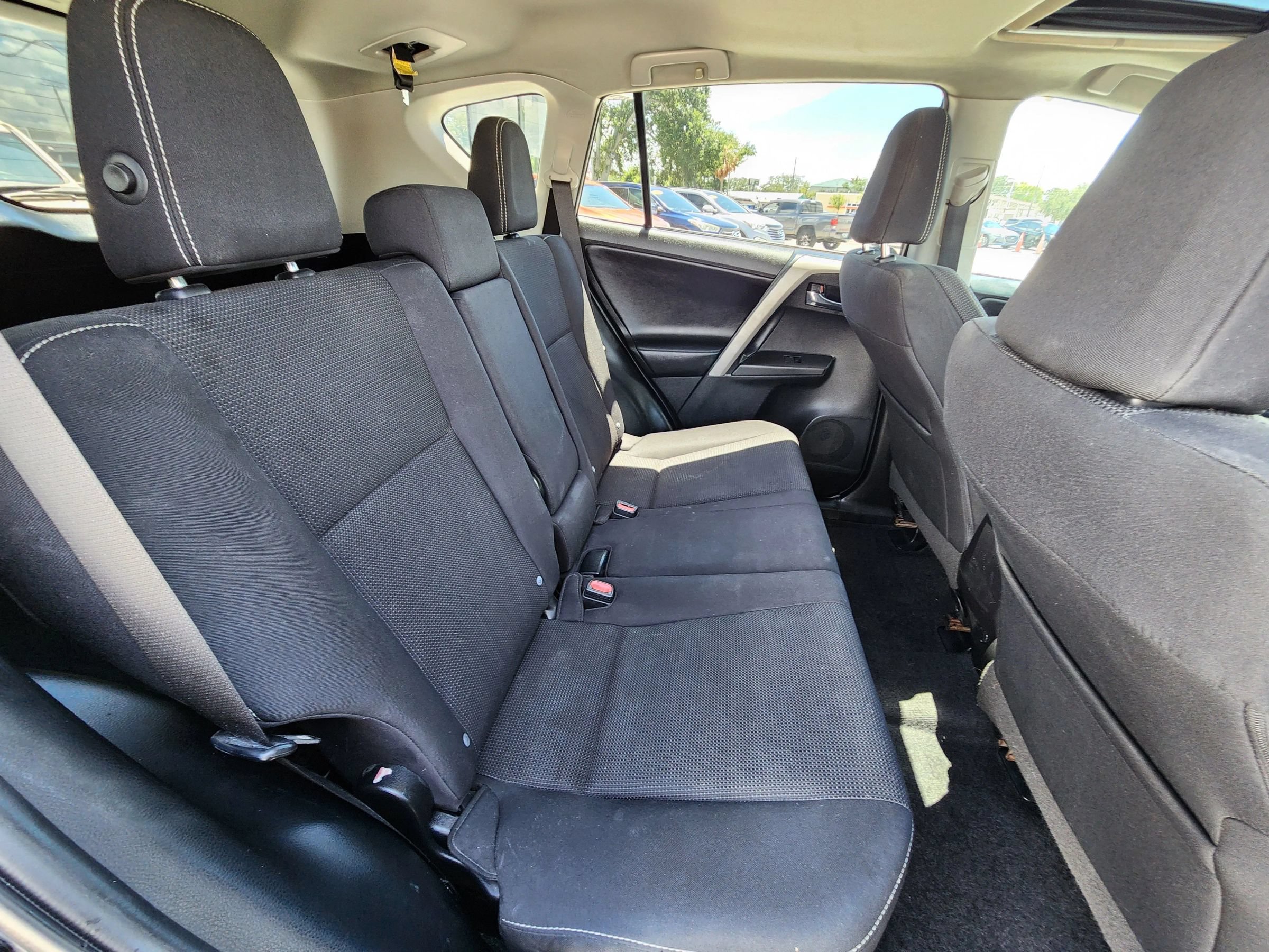 Used 2016 Toyota RAV4 XLE FWD image 11
