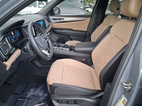 Used 2024 Volkswagen Atlas Cross Sport SE w/ Panoramic Sunroof Package FWD image 14