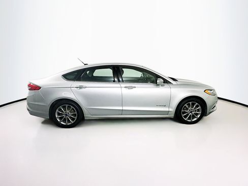 Used 2017 Ford Fusion SE image 10