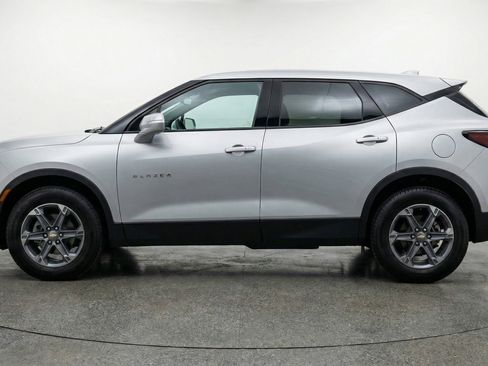 Used 2025 Chevrolet Blazer LT FWD image 5