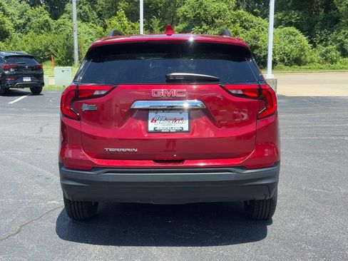 Used 2020 GMC Terrain SLE w/ Driver Convenience Package FWD image 4