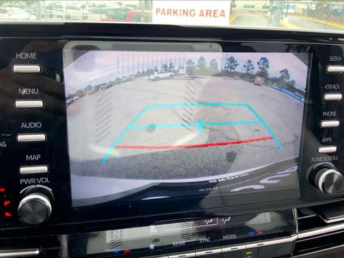 Used 2021 Toyota Sienna LE image 25