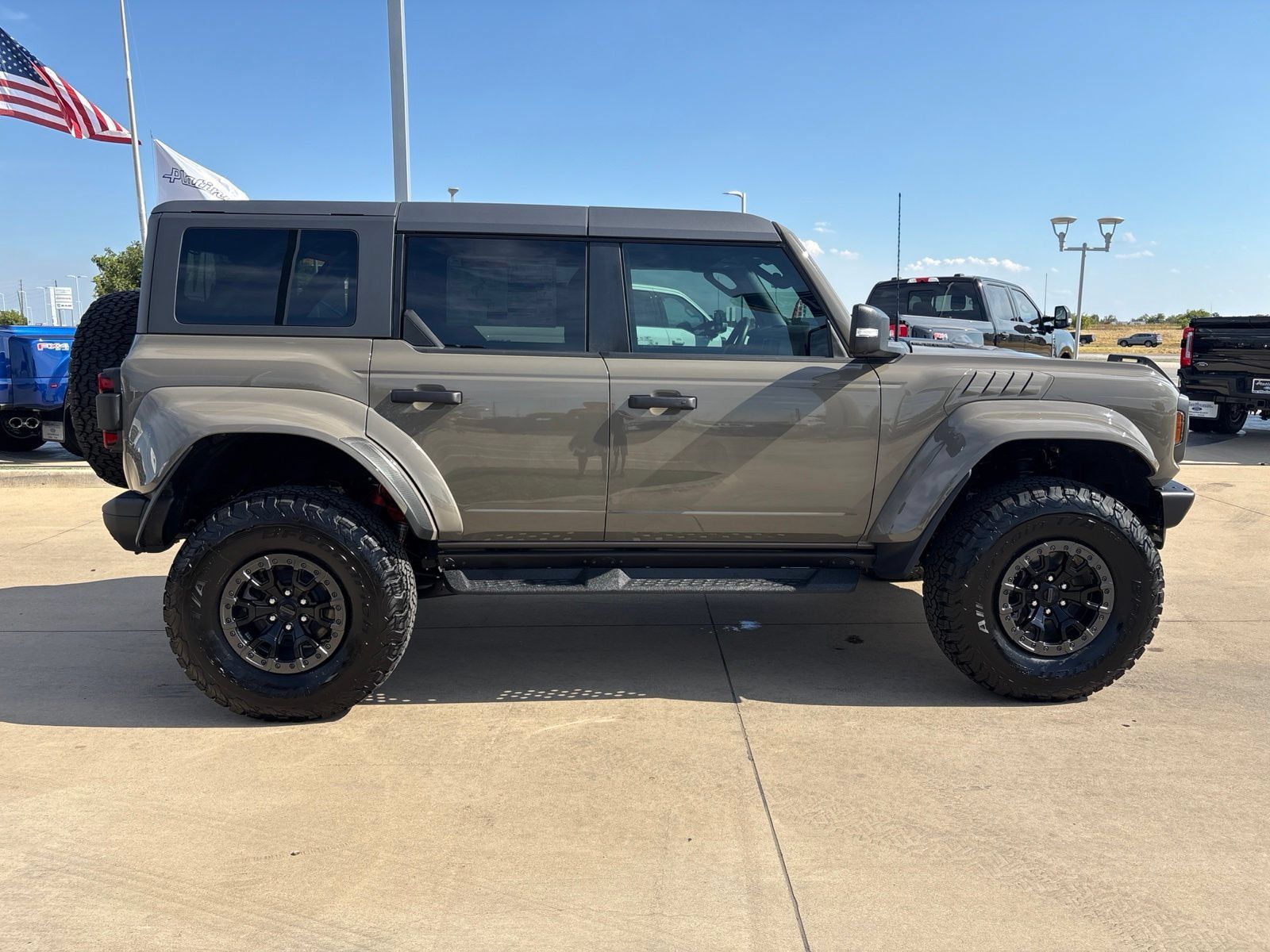 New 2026 Ford Bronco Raptor w/ Interior Carbon Fiber Pack AWD/4WD image 7