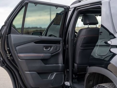 New 2025 Honda Pilot TrailSport image 21