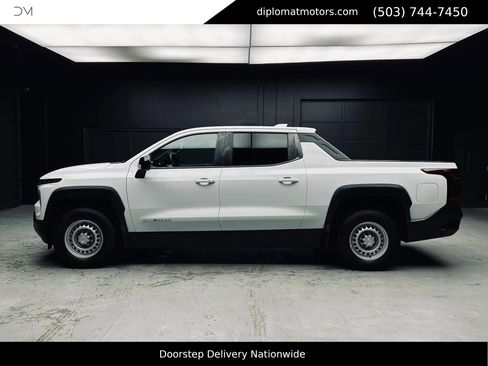 Used 2024 Chevrolet Silverado EV W/T image 4