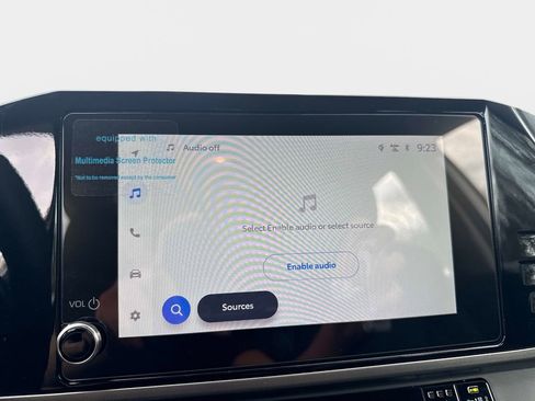 Used 2025 Toyota Camry LE w/ Convenience Package image 20