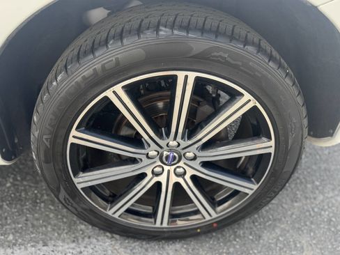 Used 2016 Volvo XC60 T6 Platinum image 24