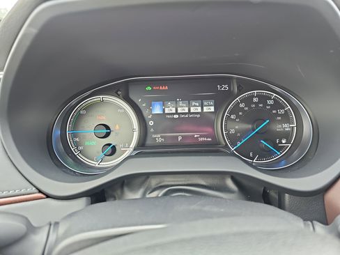 Used 2021 Toyota Venza XLE w/ Softex Package image 19