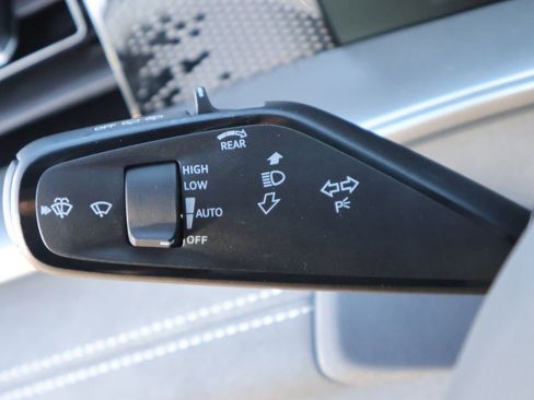 New 2026 Volkswagen Tiguan SE R-Line image 34