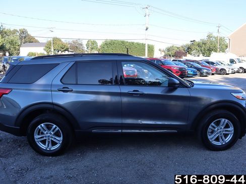 Used 2024 Ford Explorer XLT w/ Equipment Group 202A image 5