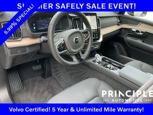 Certified 2025 Volvo XC90 B5 Plus AWD/4WD image 30