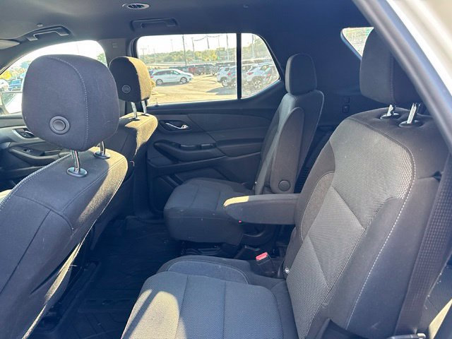 Used 2023 Chevrolet Traverse LT FWD image 7