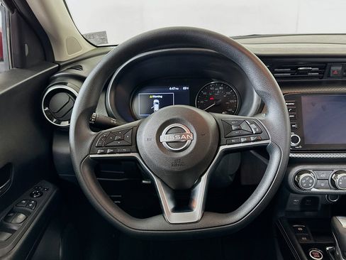Used 2024 Nissan Kicks SV image 17