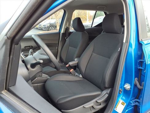 New 2025 Nissan Kicks Play S image 5