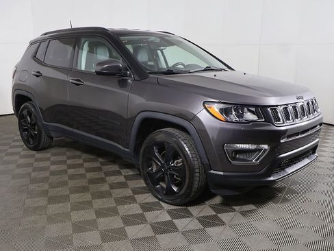 Used 2020 Jeep Compass Latitude AWD/4WD image 2