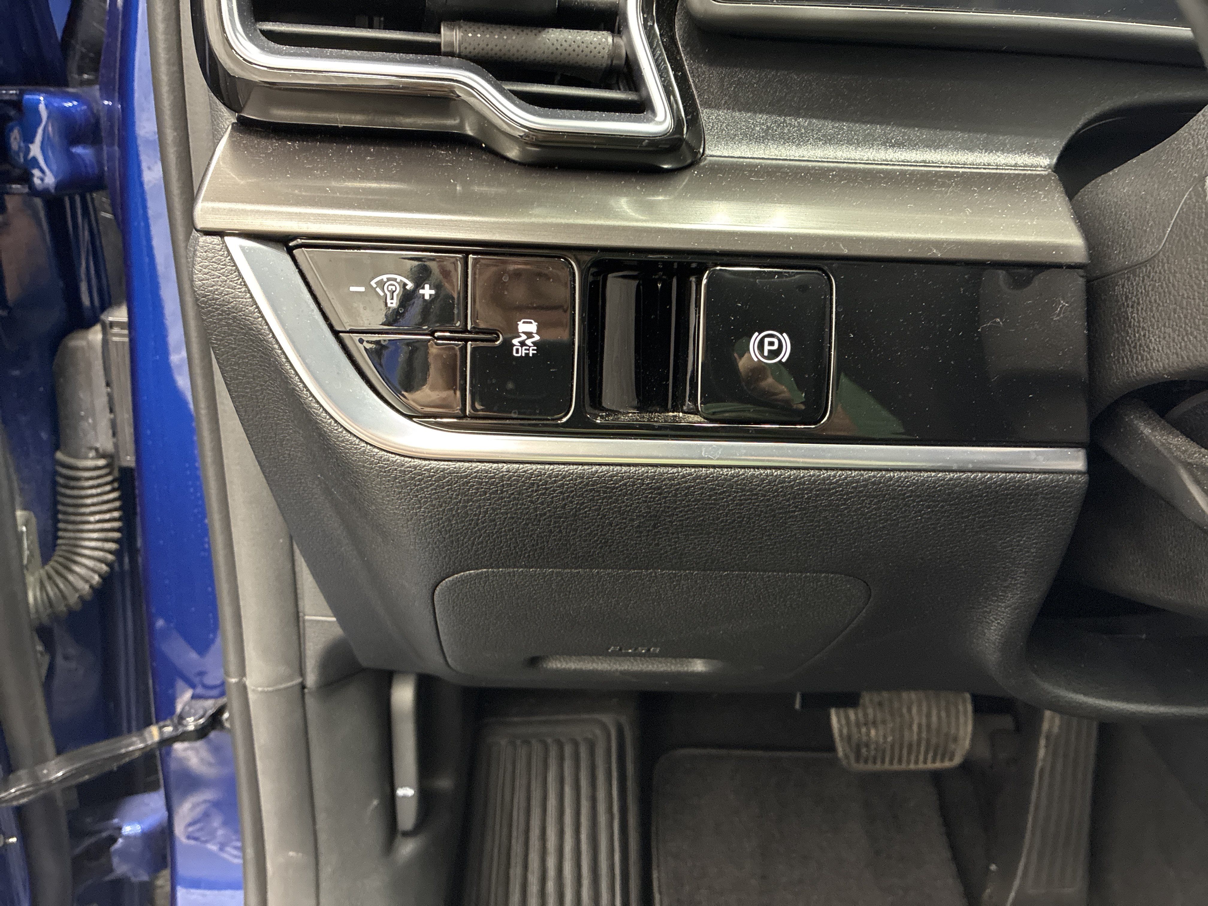 Certified 2023 Kia Sportage EX AWD/4WD image 18