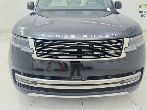 Used 2024 Land Rover Range Rover Autobiography AWD/4WD image 8